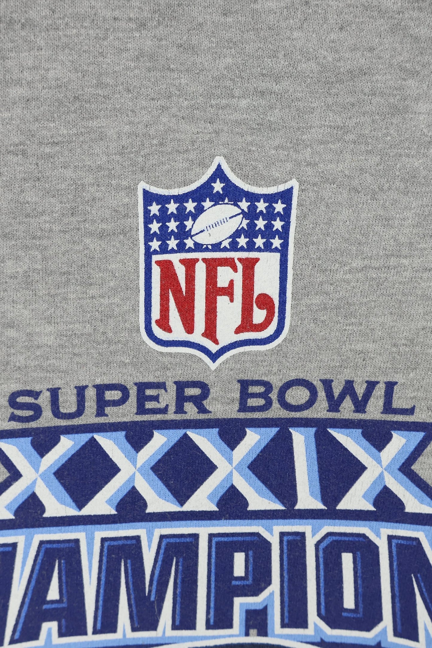 Vintage New England Patriots Super Bowl XXXIX Champions Crewneck Image 3