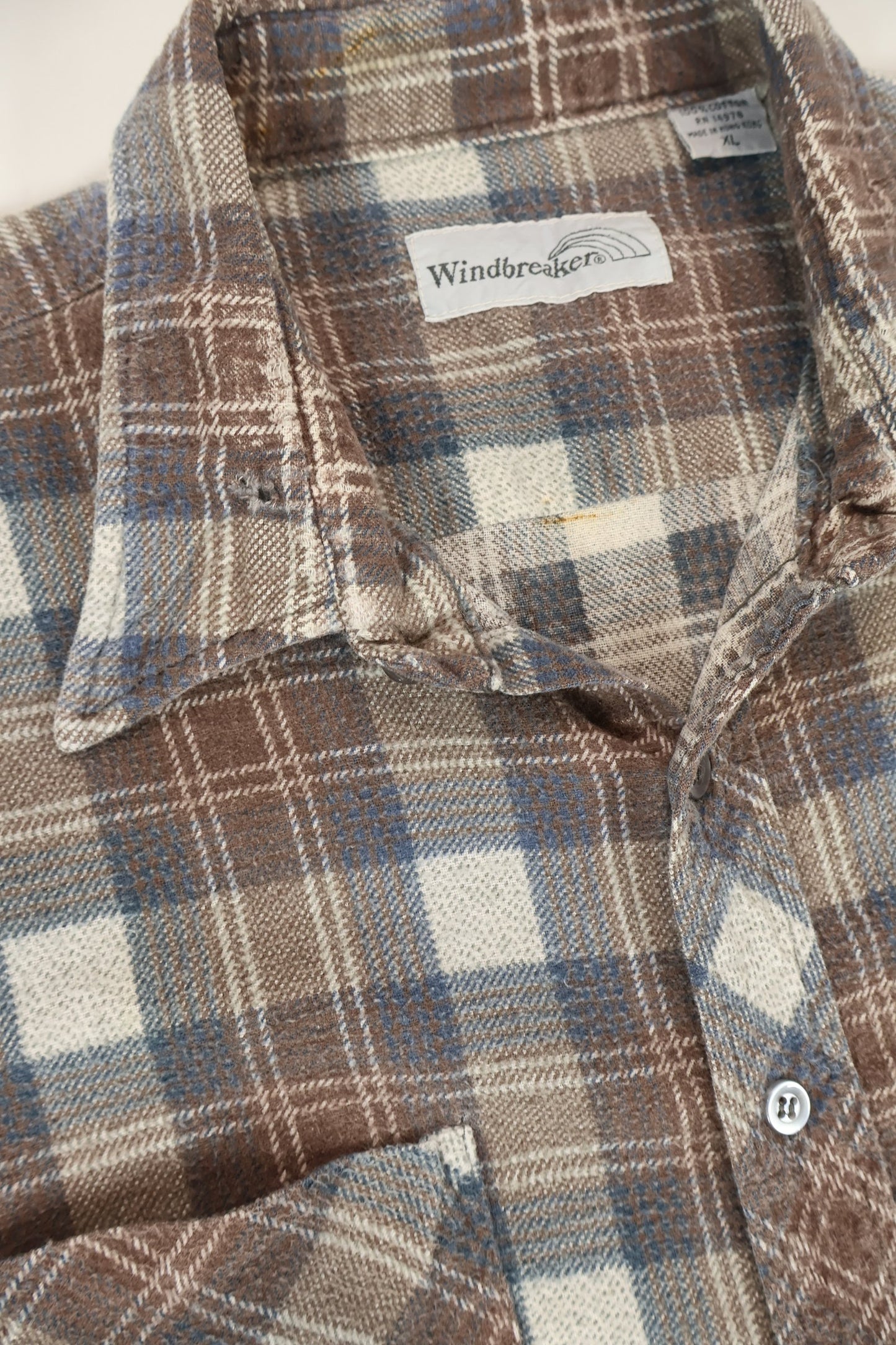 Vintage Plaid Button-Down Shirt Image 3