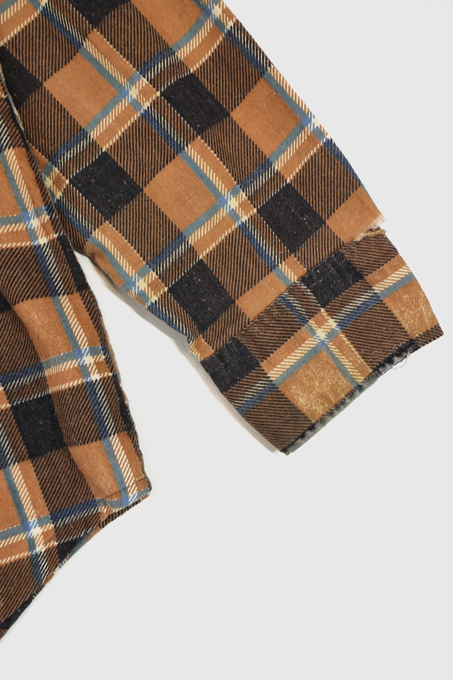 Vintage Brown Plaid Button-Down Shirt Image 4