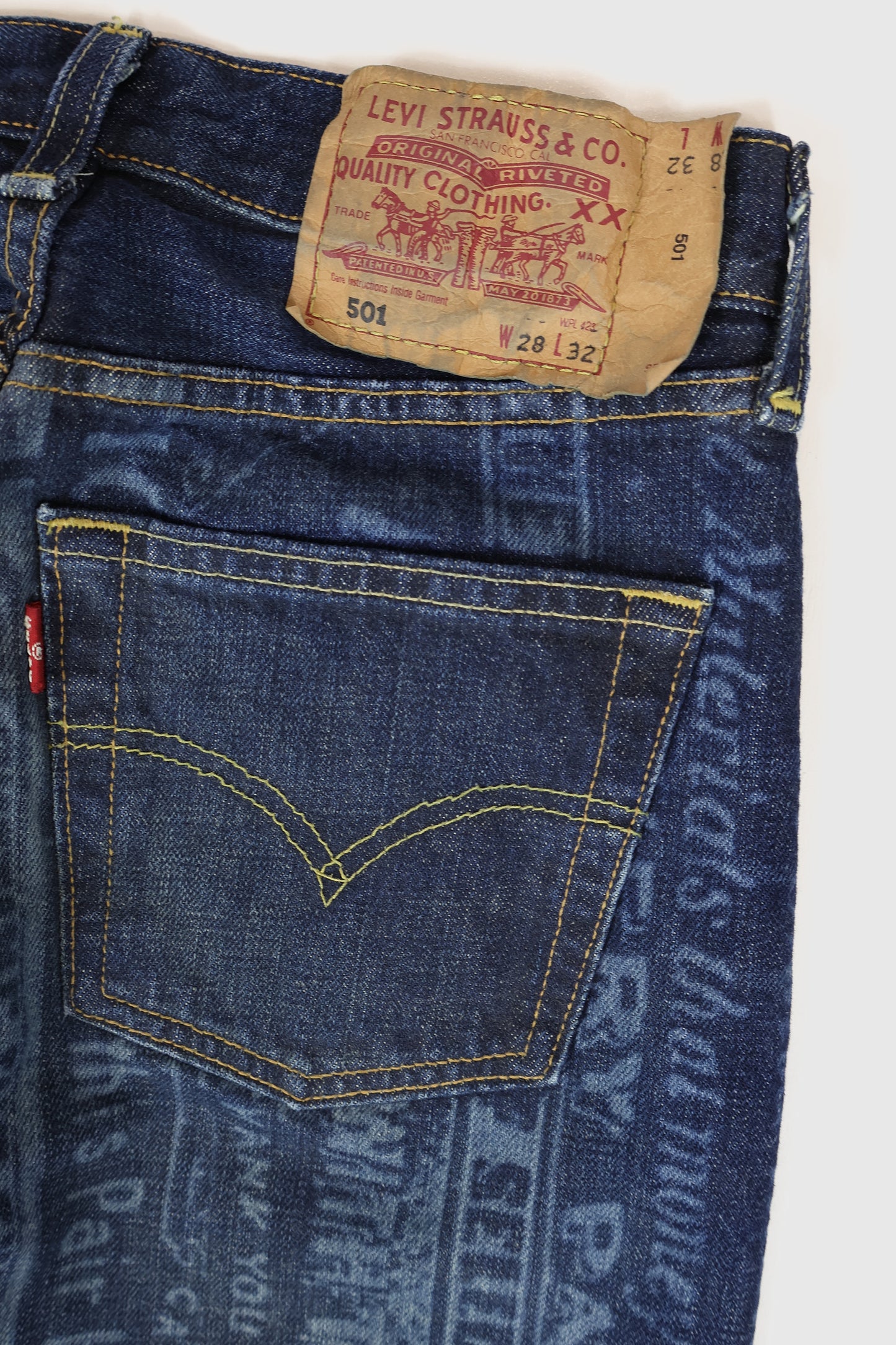 Vintage Levi's 501 Straight Fit Jeans