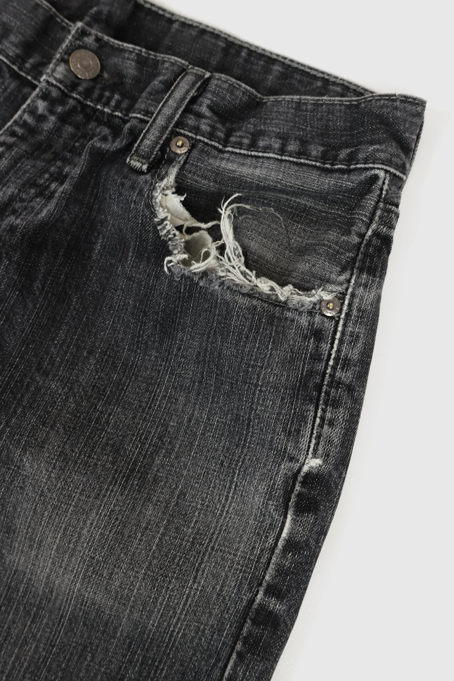 Vintage Frayed Levi's 514 Jeans Image 3