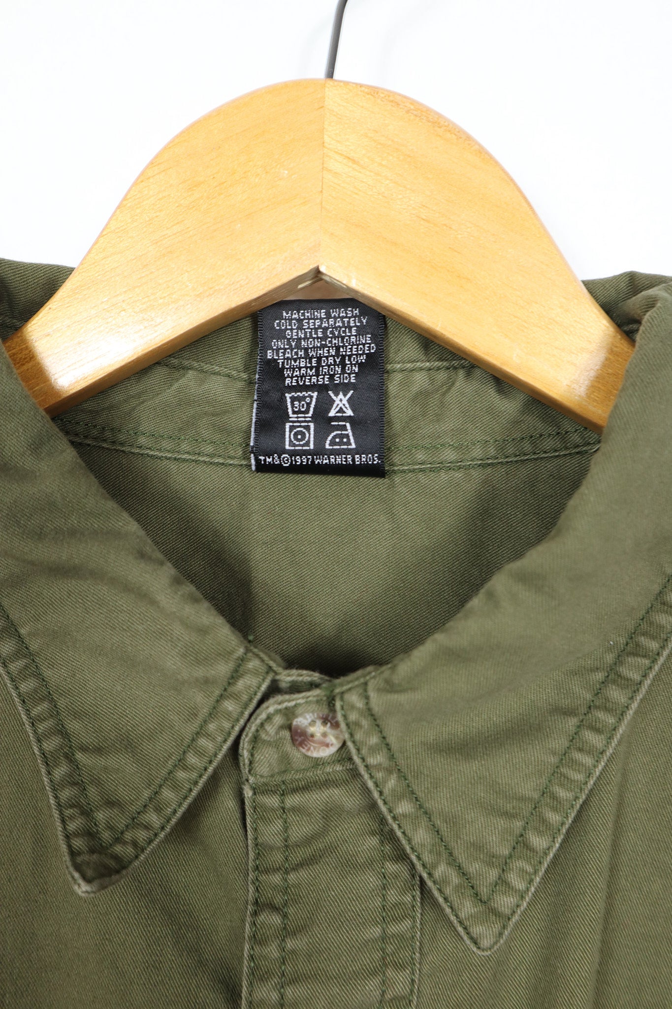 Vintage Embroidered Taz Button-Down Shirt