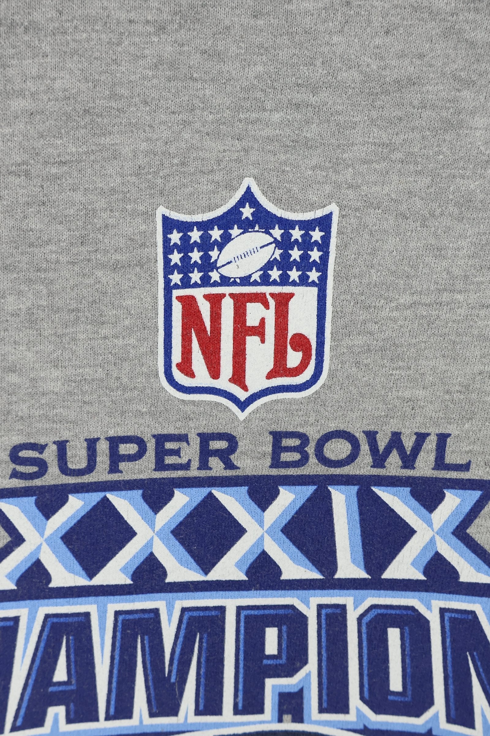 Vintage New England Patriots Super Bowl XXXIX Champions Crewneck Image 3