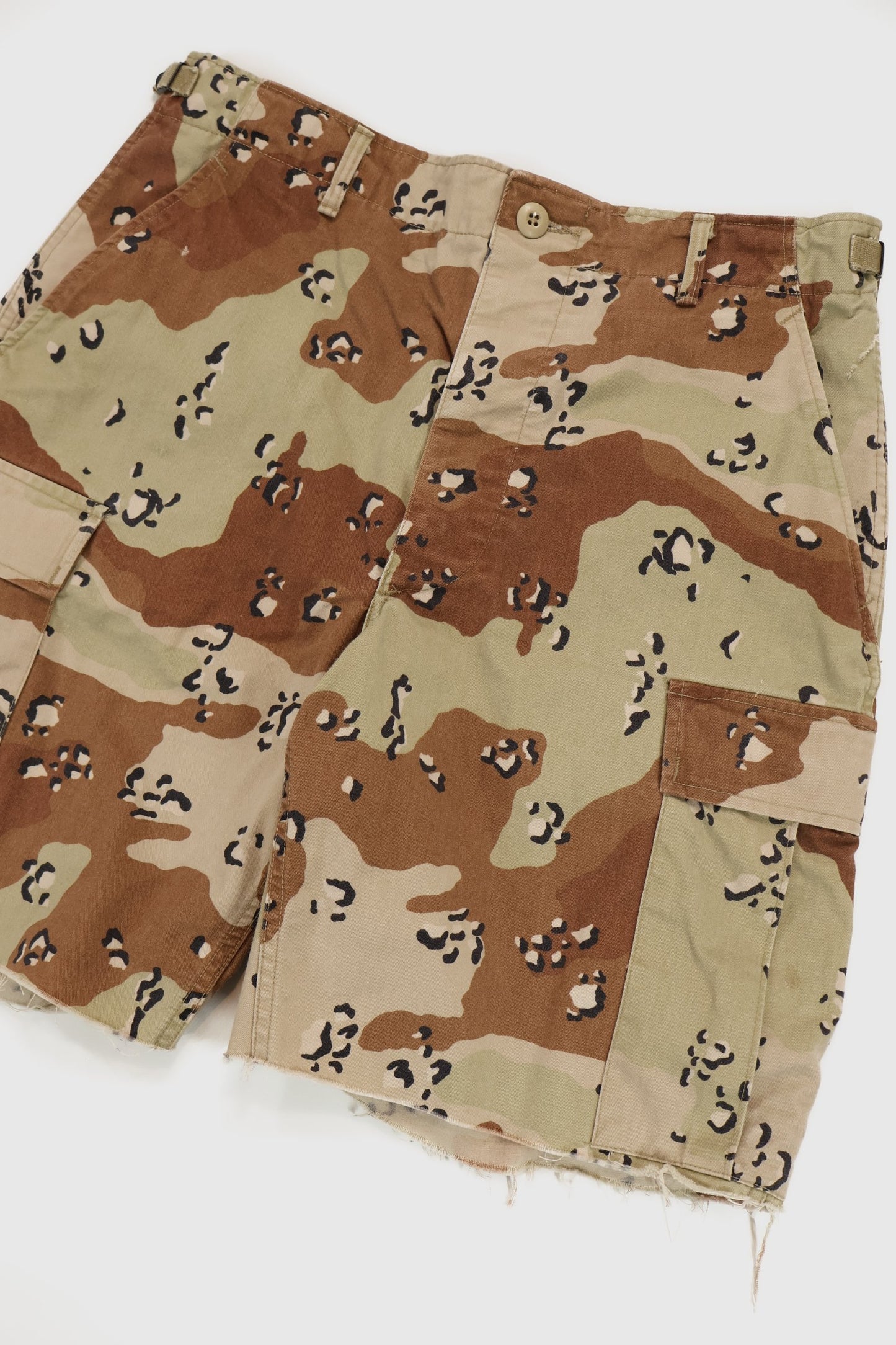 Vintage Cutoff Camo Cargo Shorts 01 Image 2
