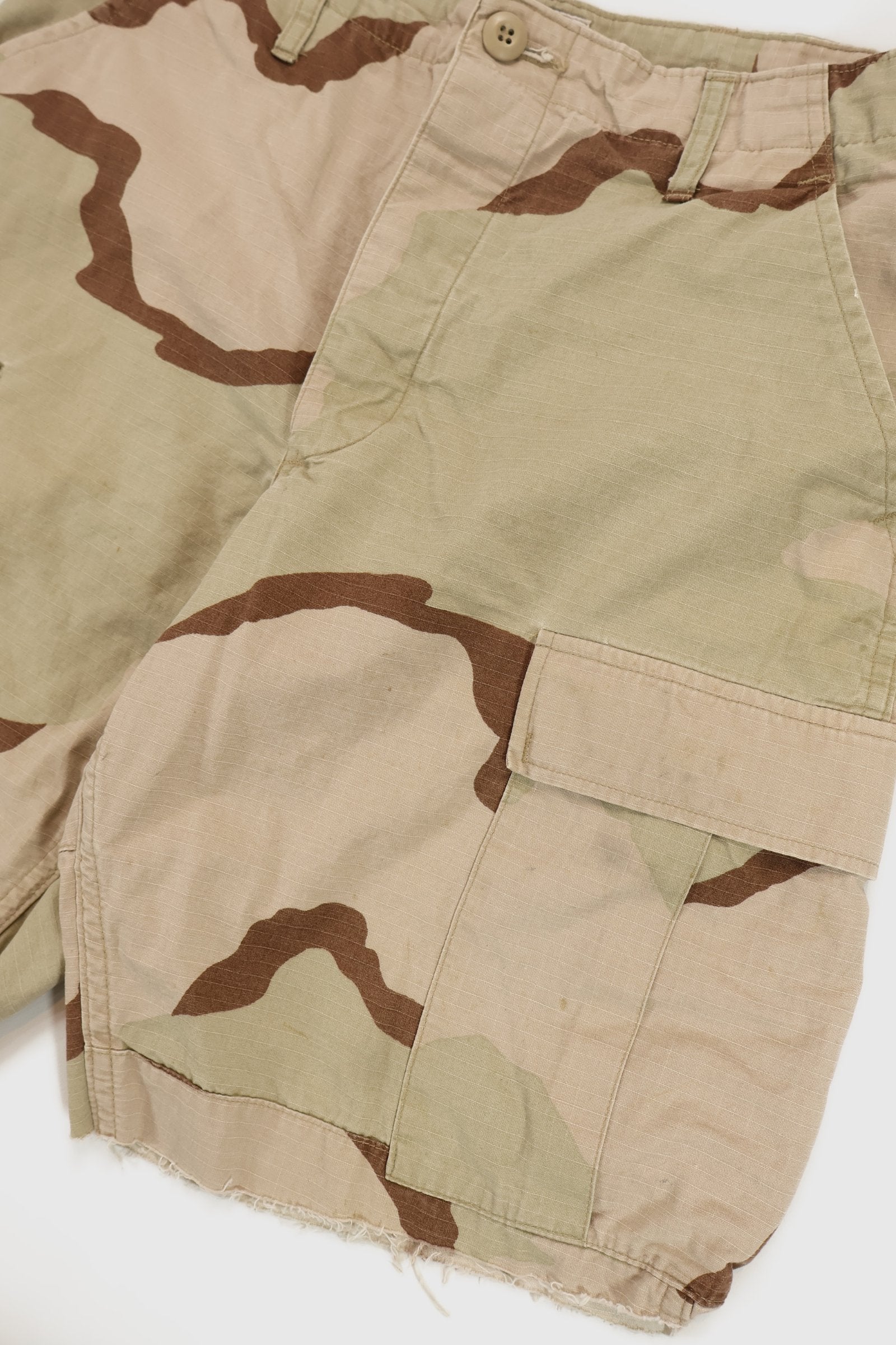 Vintage Cutoff Camo Cargo Shorts 02 Image 2
