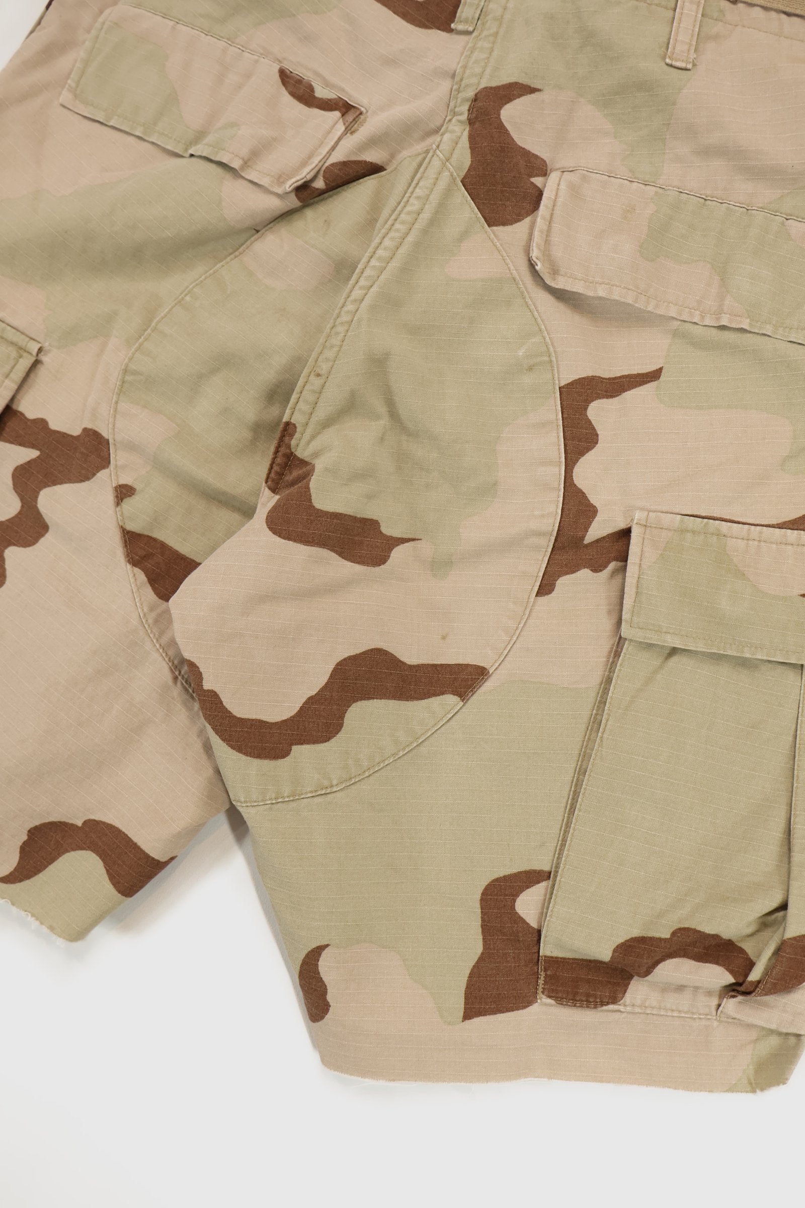 Vintage Cutoff Camo Cargo Shorts 02 Image 5