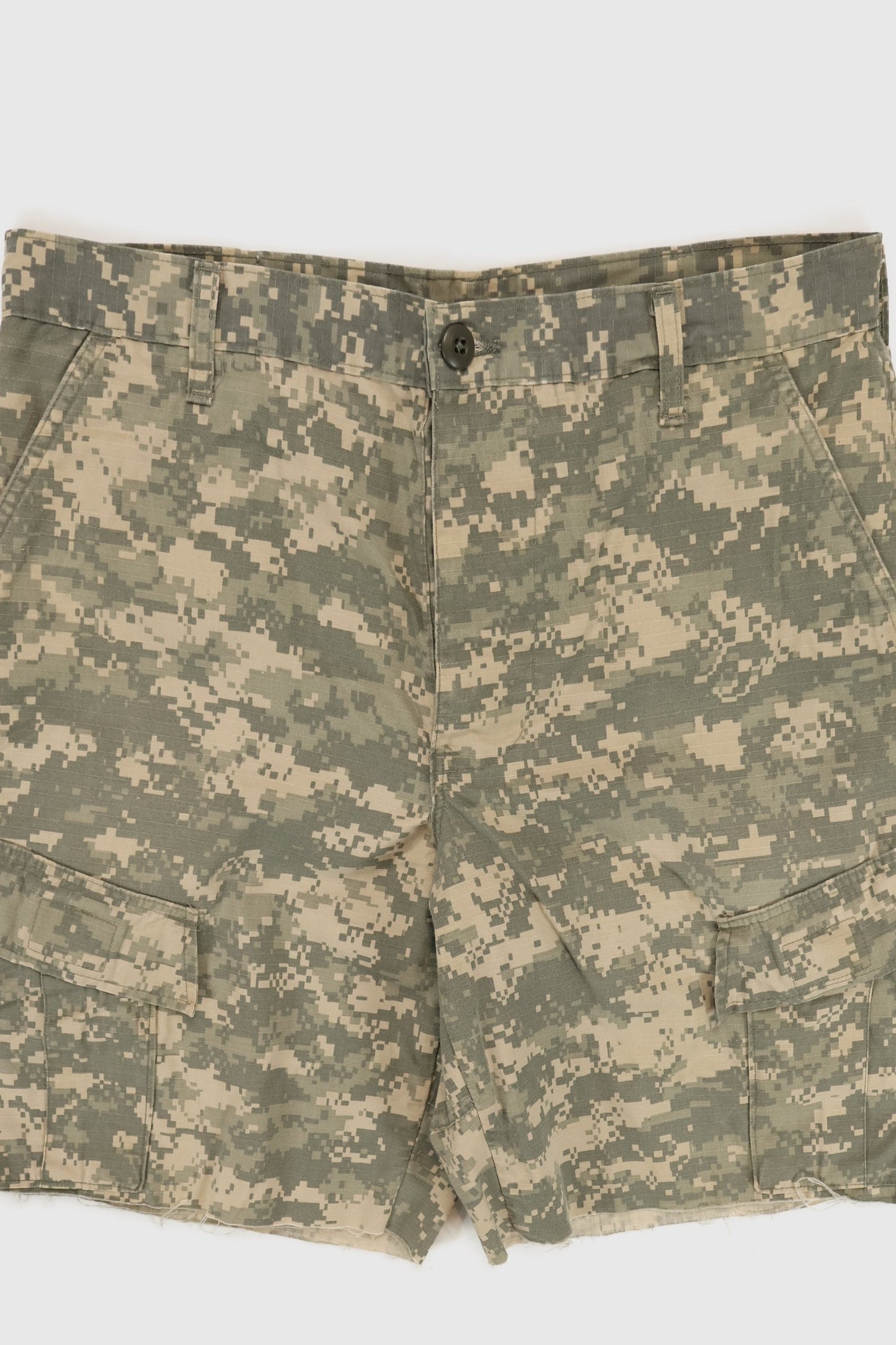 Vintage Cutoff Camo Cargo Shorts 03 Image 1