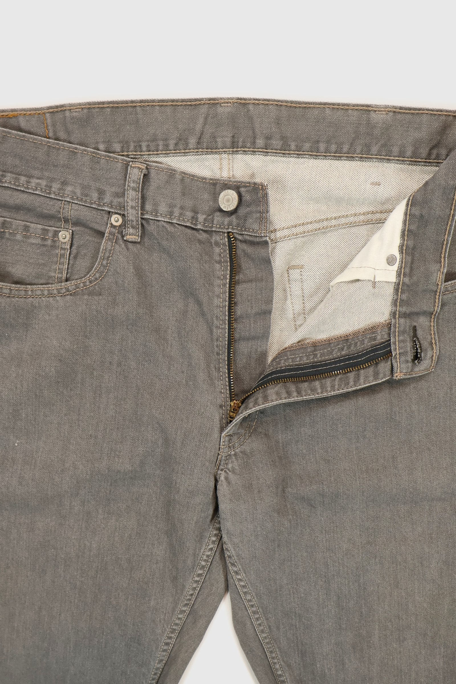 Vintage Levi's Relaxed Fit Jorts Image 2