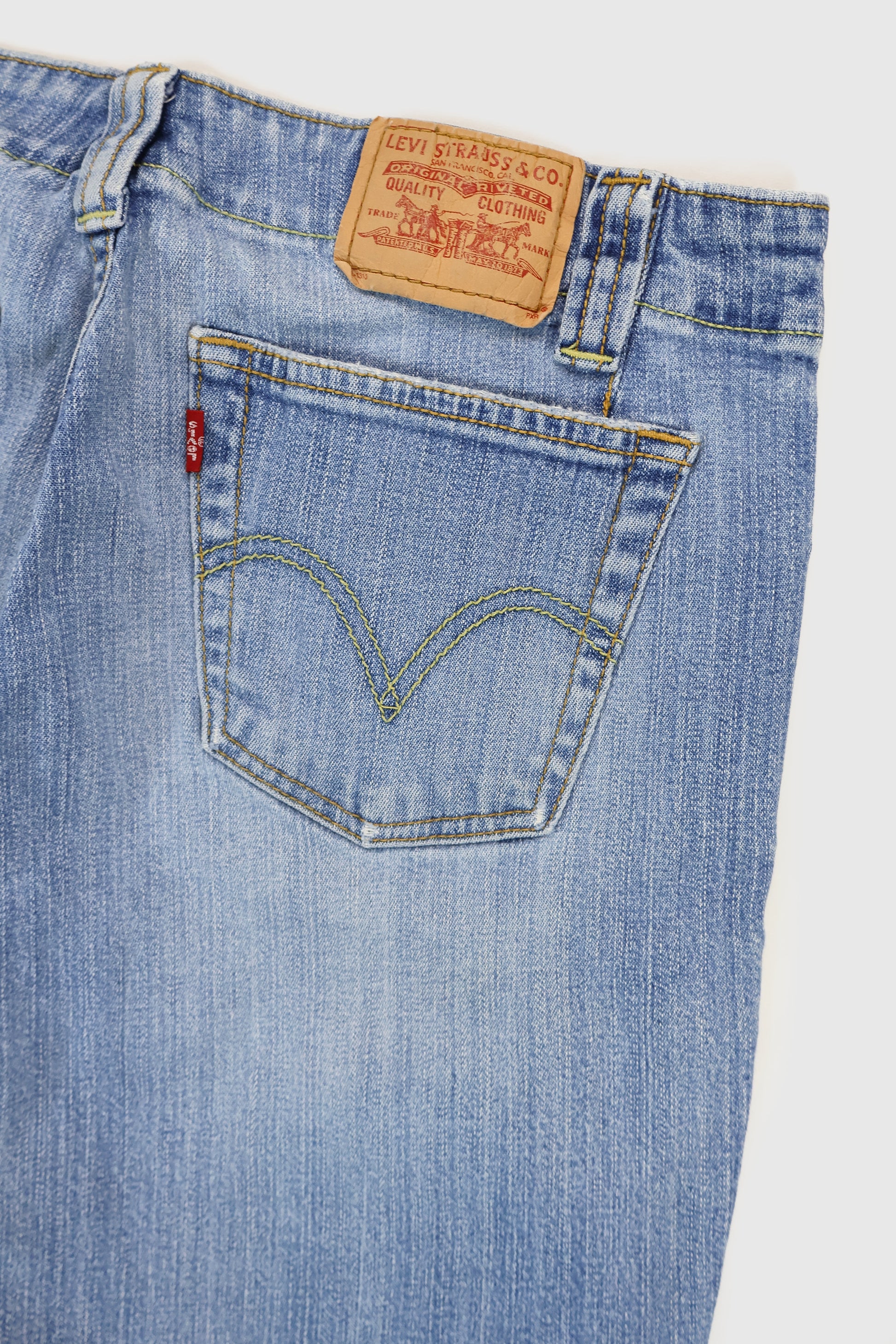 Y2K Levi's Relaxed Fit Jorts Image 4