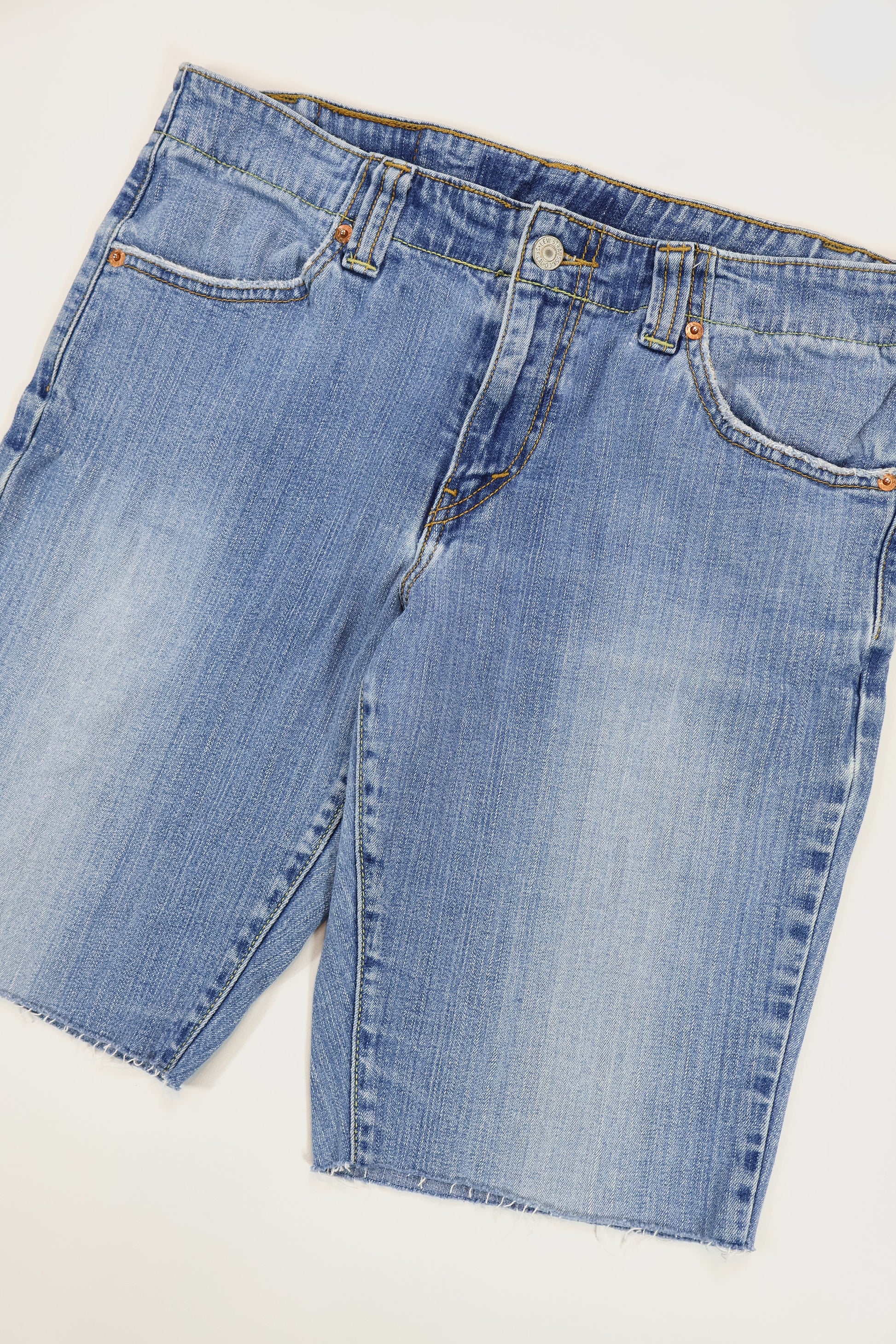Y2K Levi's Relaxed Fit Jorts Image 5