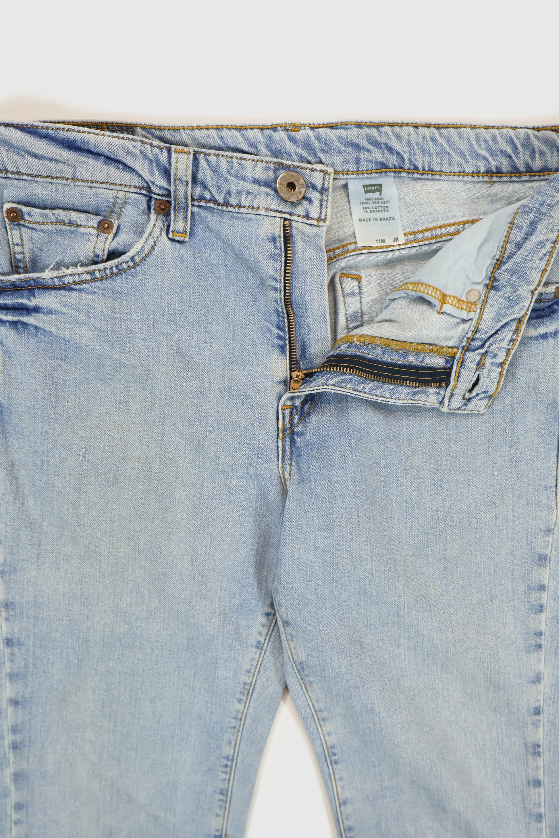 Y2K Levi's Flare Jeans Image 3