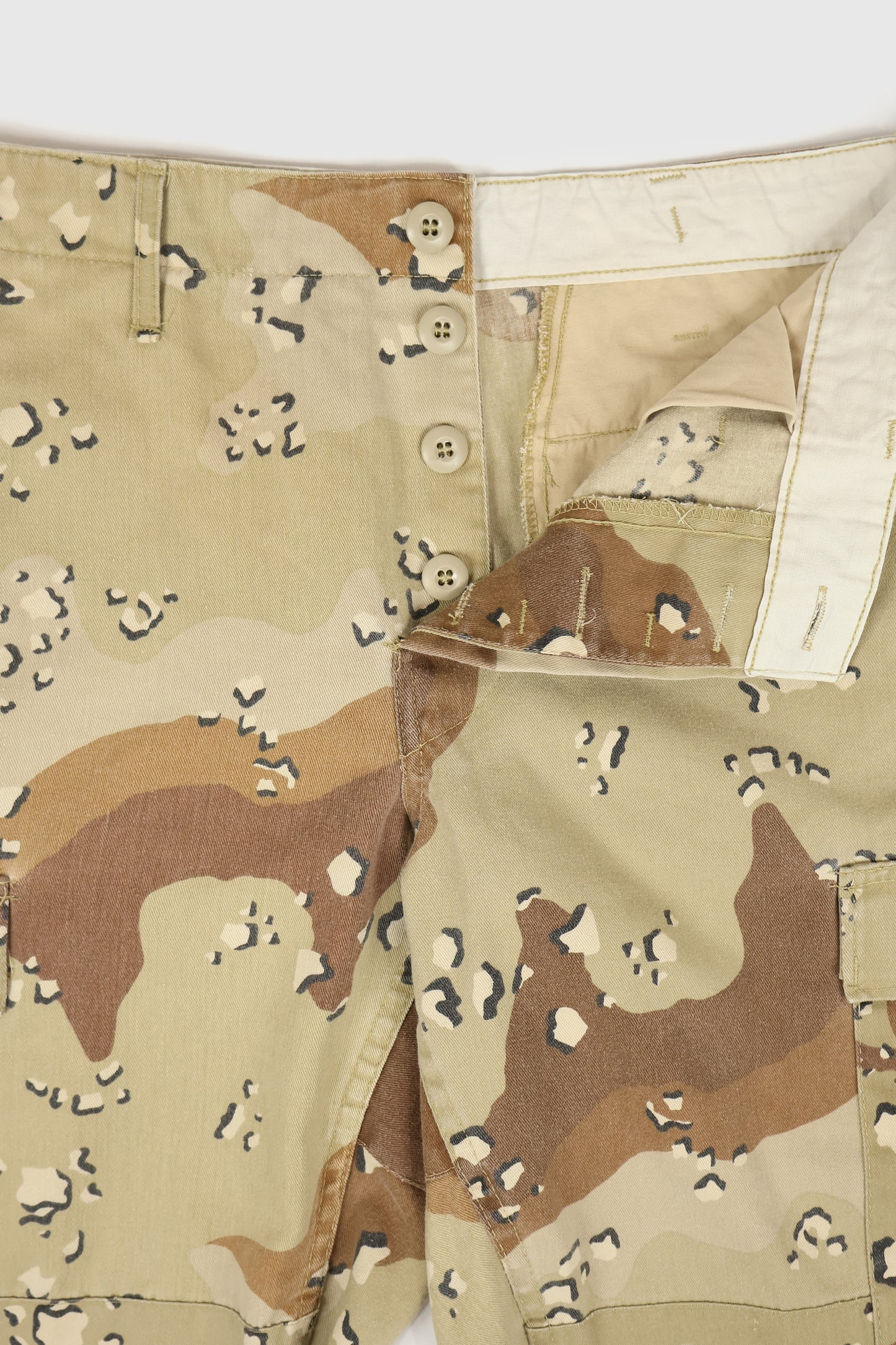 Vintage Camo Cargo Shorts 01 Image 2