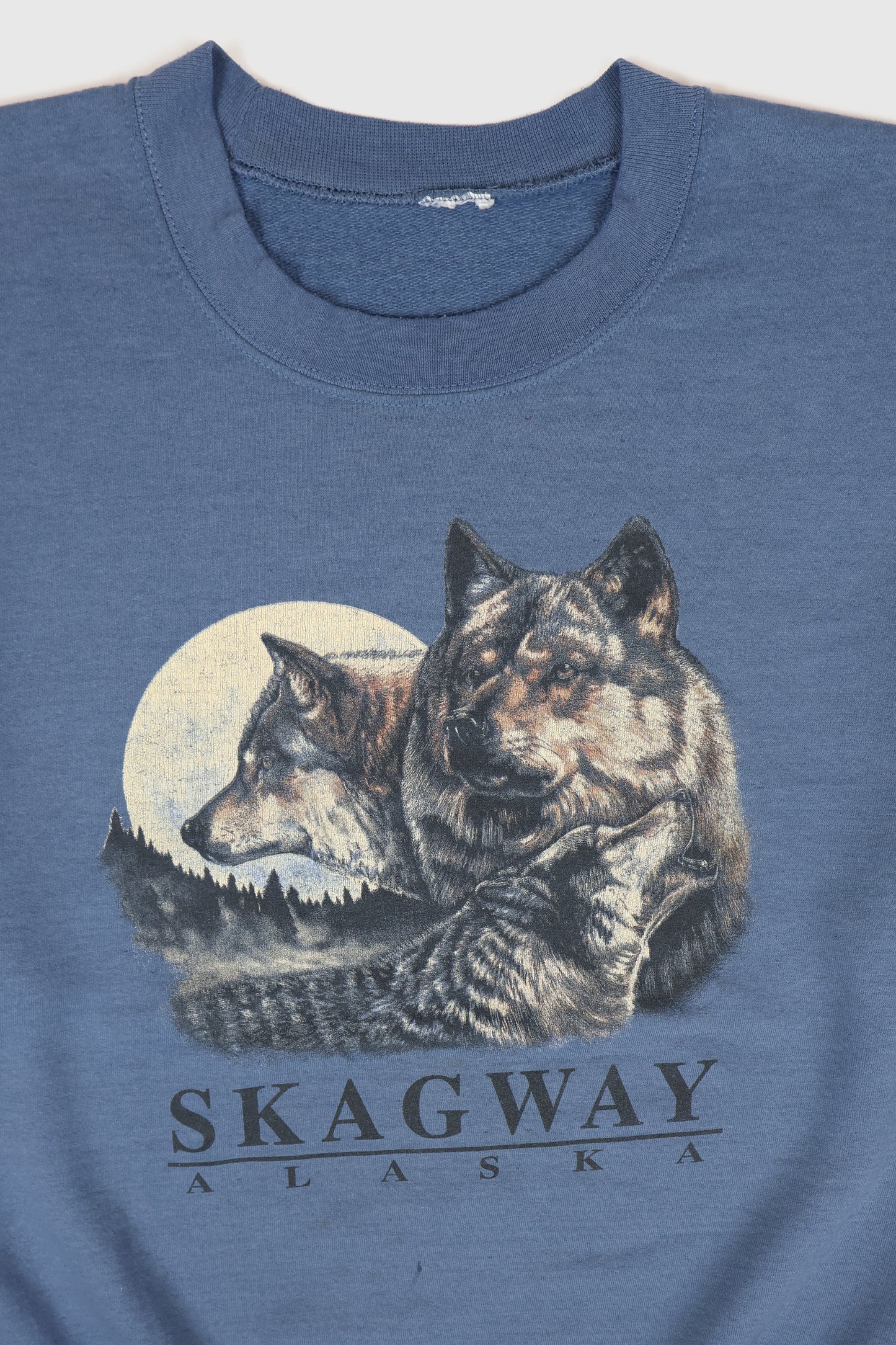 Vintage Alaska Wolf Crewneck Image 1