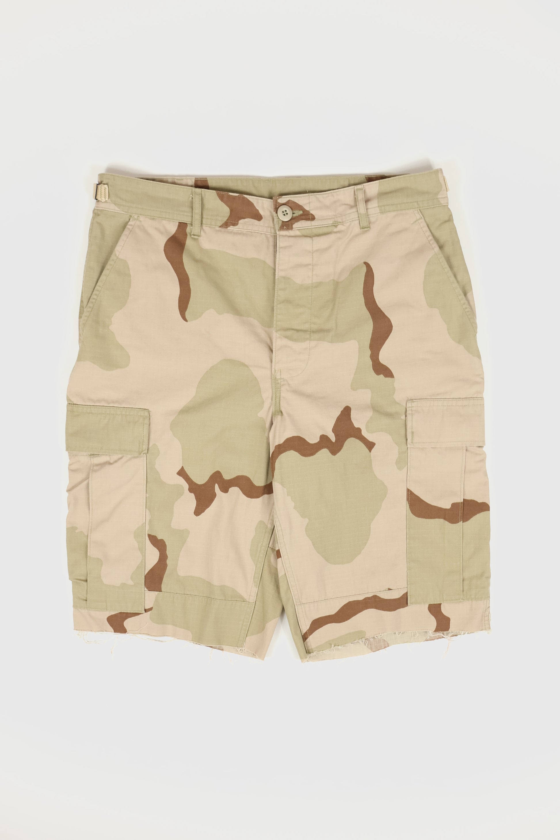 Vintage Camo Cargo Shorts 02 Image 0