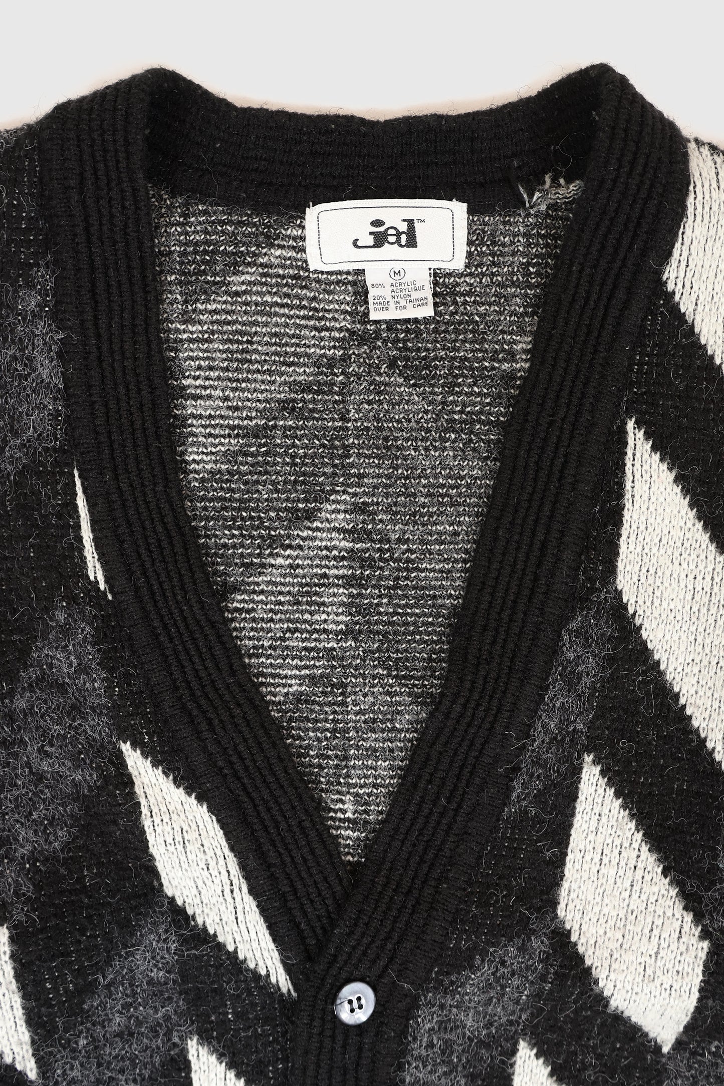 Vintage Cardigan 02 Image 3