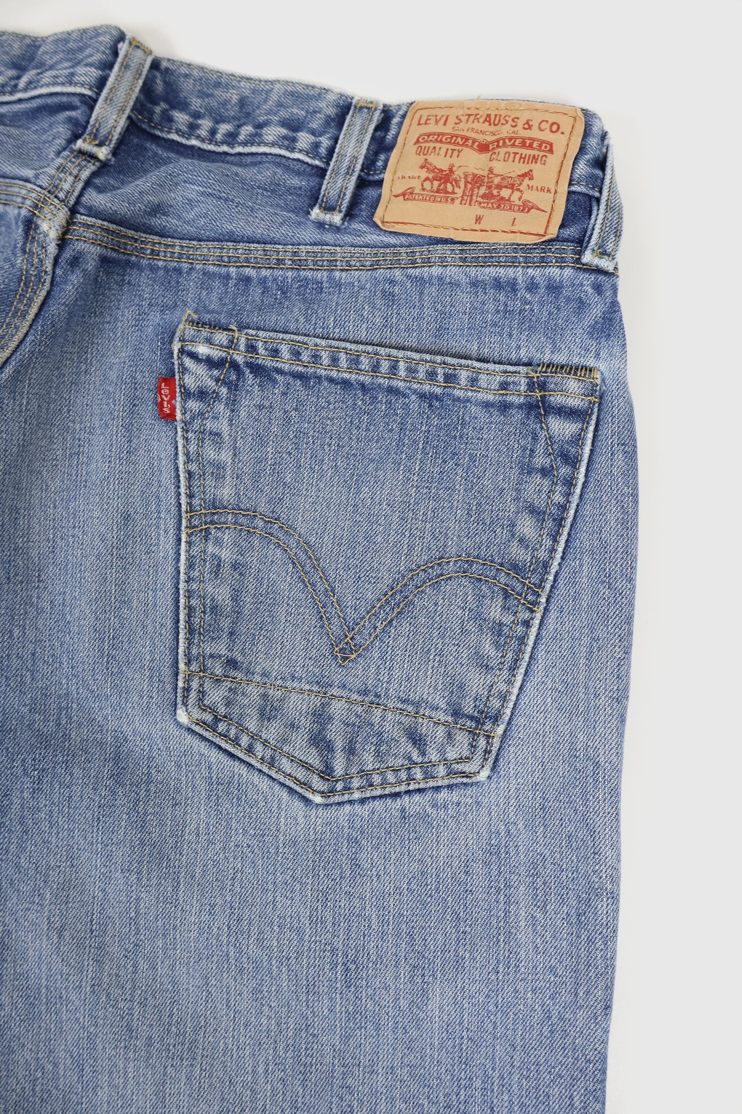 Vintage Levi's Relaxed Fit Jeans Image 3