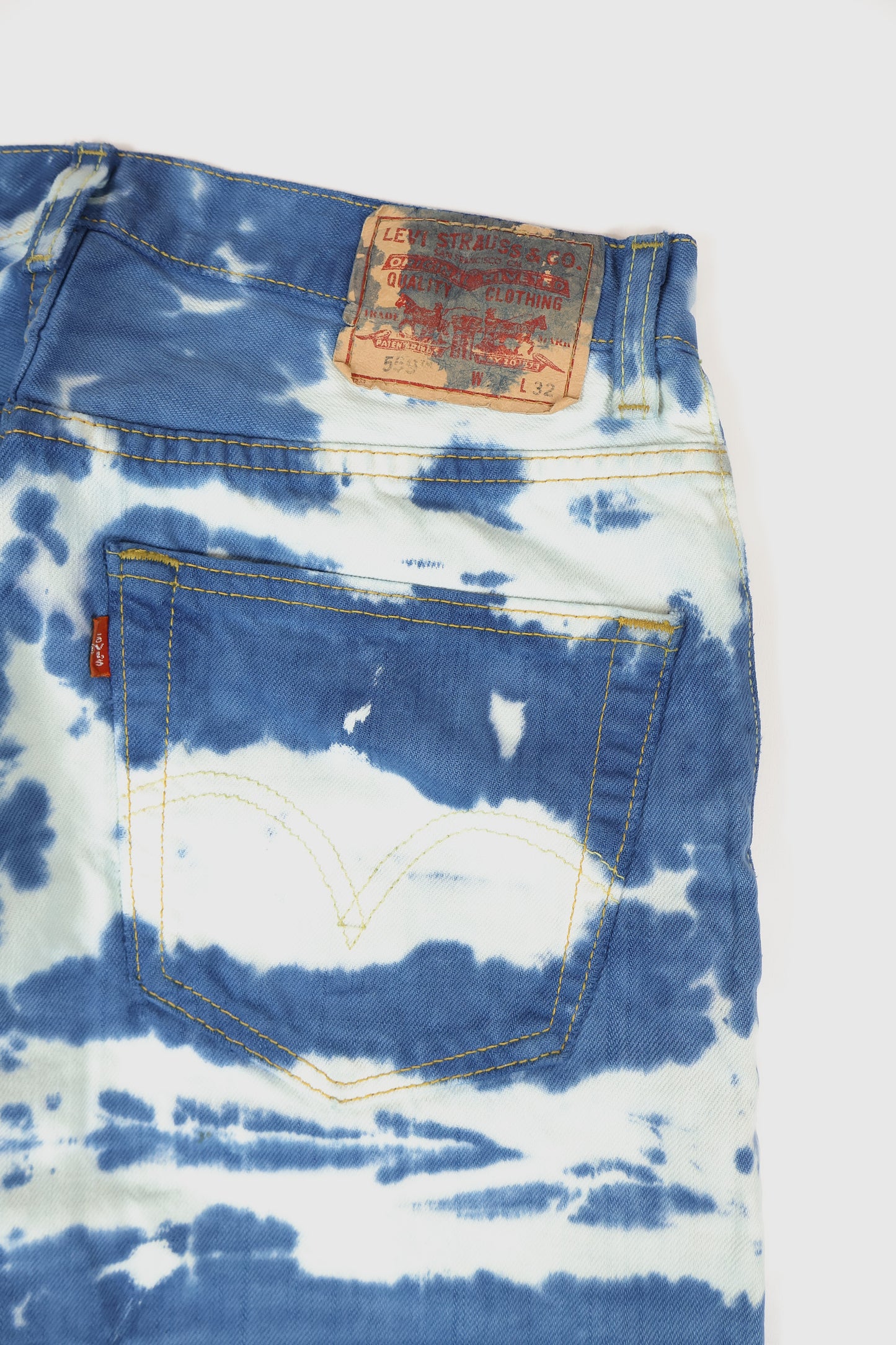 Vintage Bleached Levi's 559 Loose Fit Jeans Image 4
