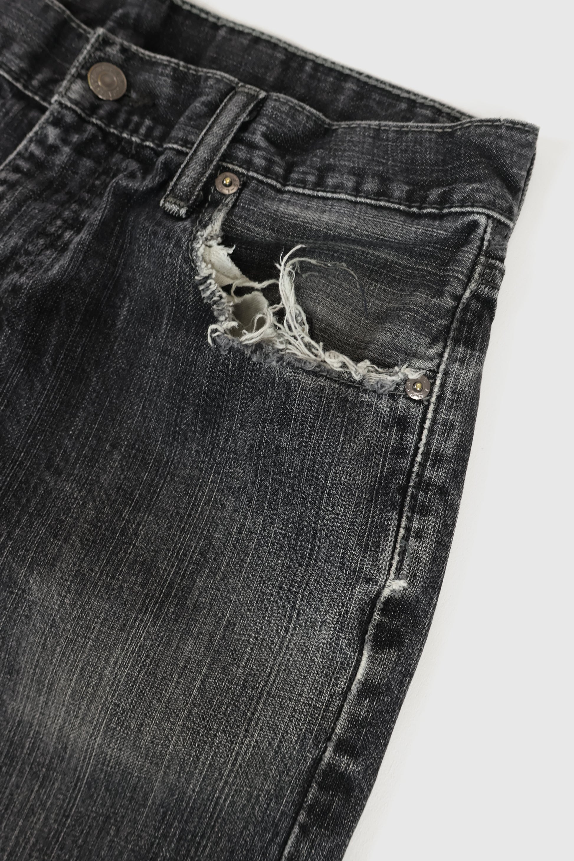 Vintage Frayed Levi's 514 Jeans Image 3