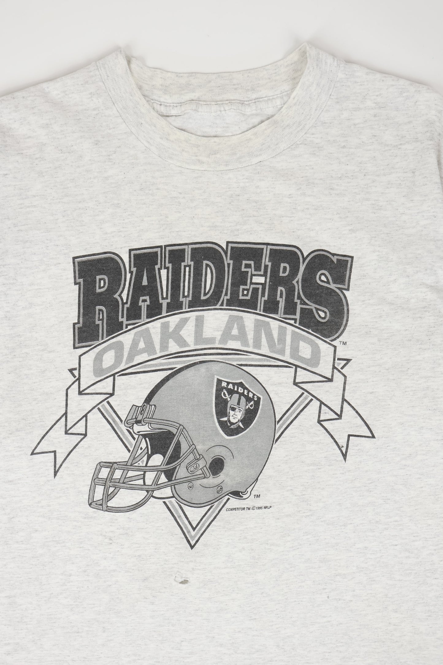 Vintage 1995 Oakland Raiders Tee  Image 1