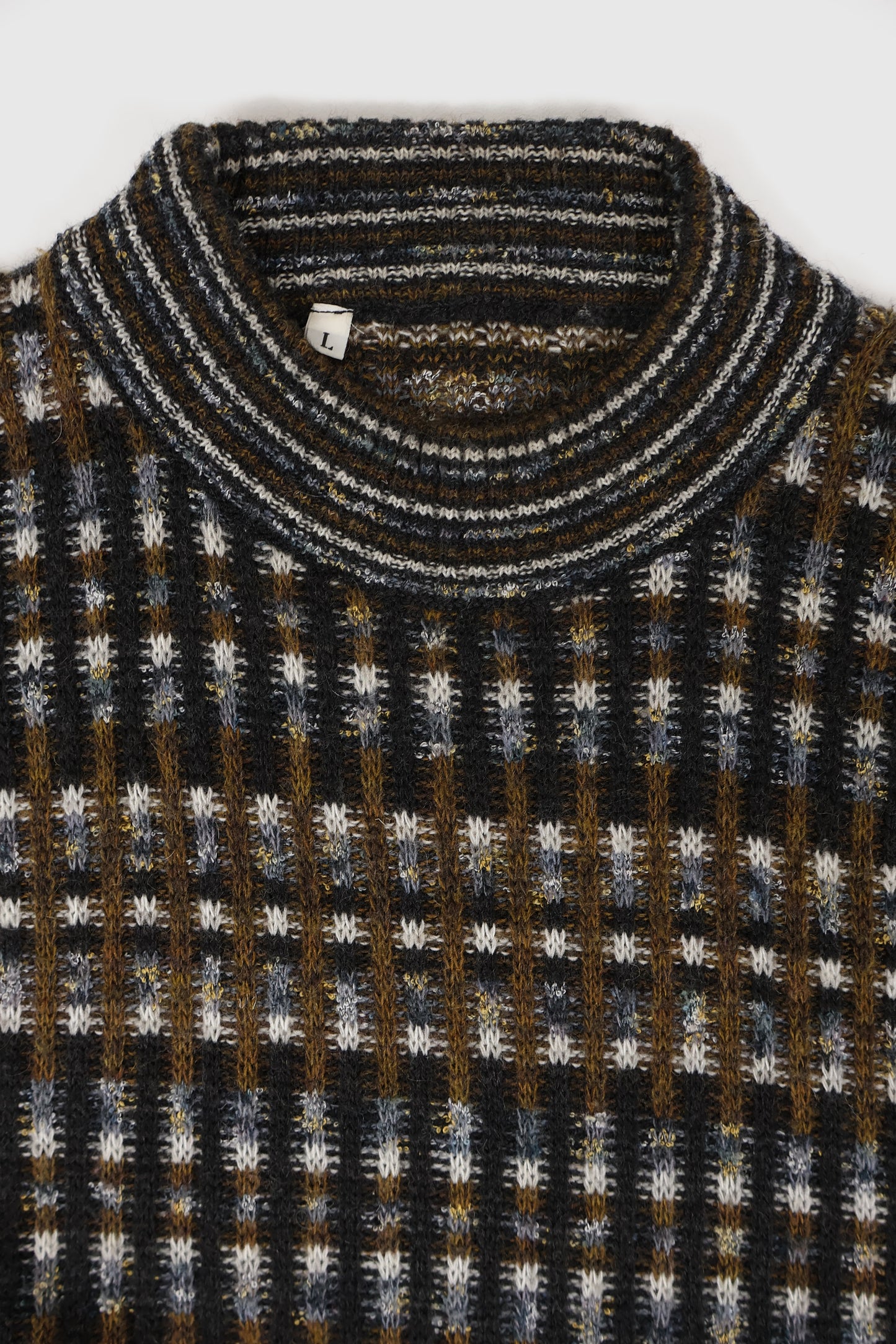 Vintage Sweater 02 Image 1