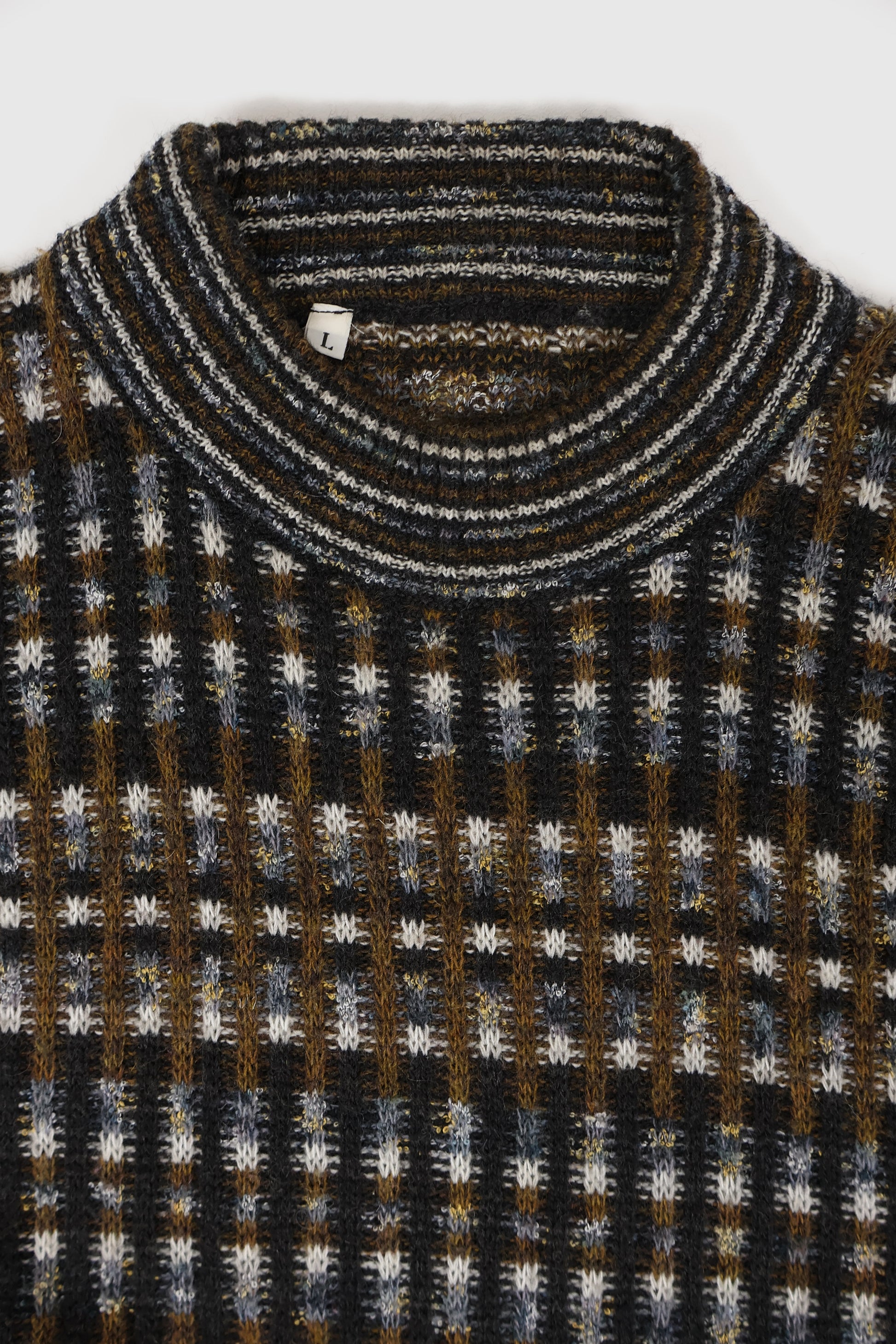 Vintage Sweater 02 Image 1